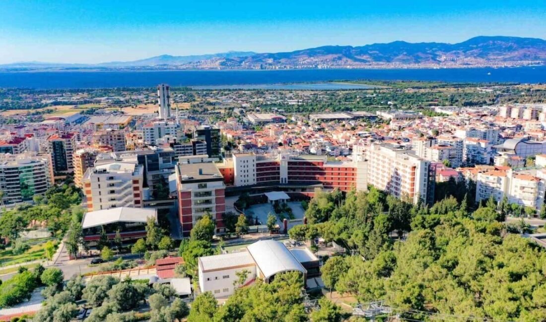 İzmir Ekonomi Üniversitesi’nde (İEÜ) aldıkları lisansüstü eğitim sayesinde dünyaya açılan