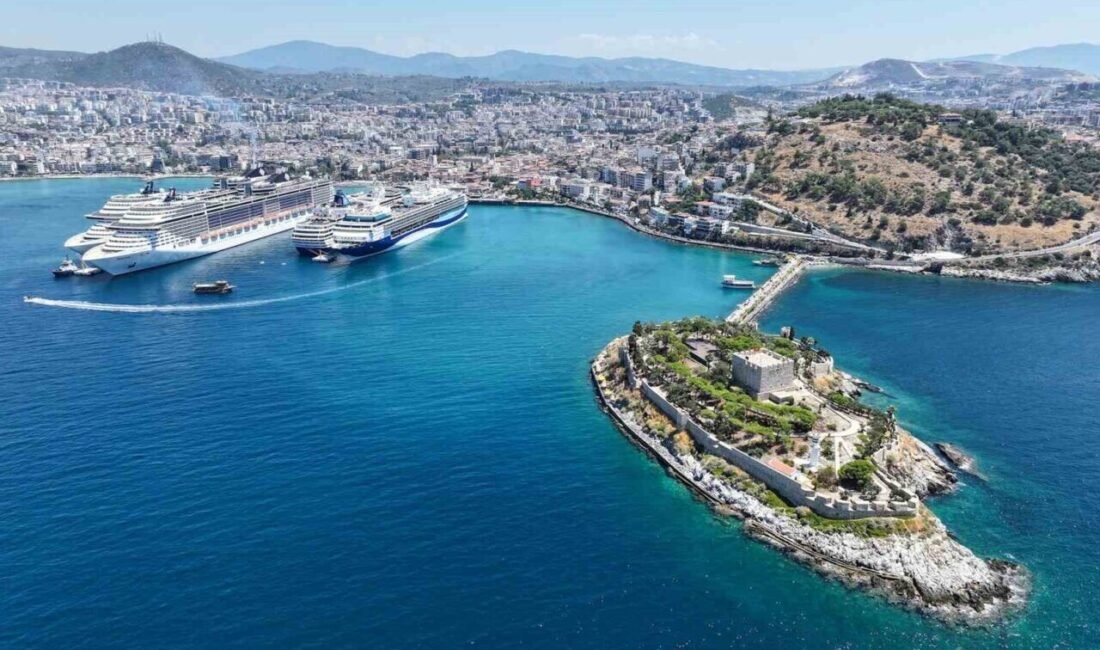Aydın’ın Kuşadası ilçesine beş kruvaziyer gemisiyle toplam 10 bin 916
