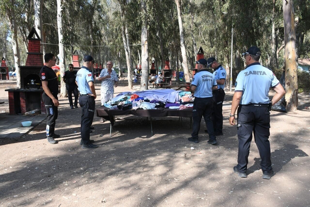 Kuşadası’nda zabıta ekiplerinden çadır ve karavan denetimi