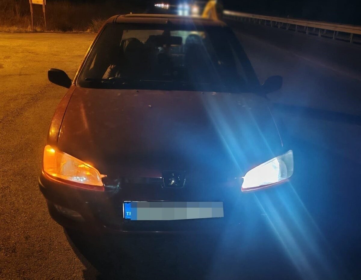 Manisa’da ışık donanımı denetiminde 7 araç trafikten men edildi Manisa’da ışık donanımı denetiminde 7 araç trafikten men edildi