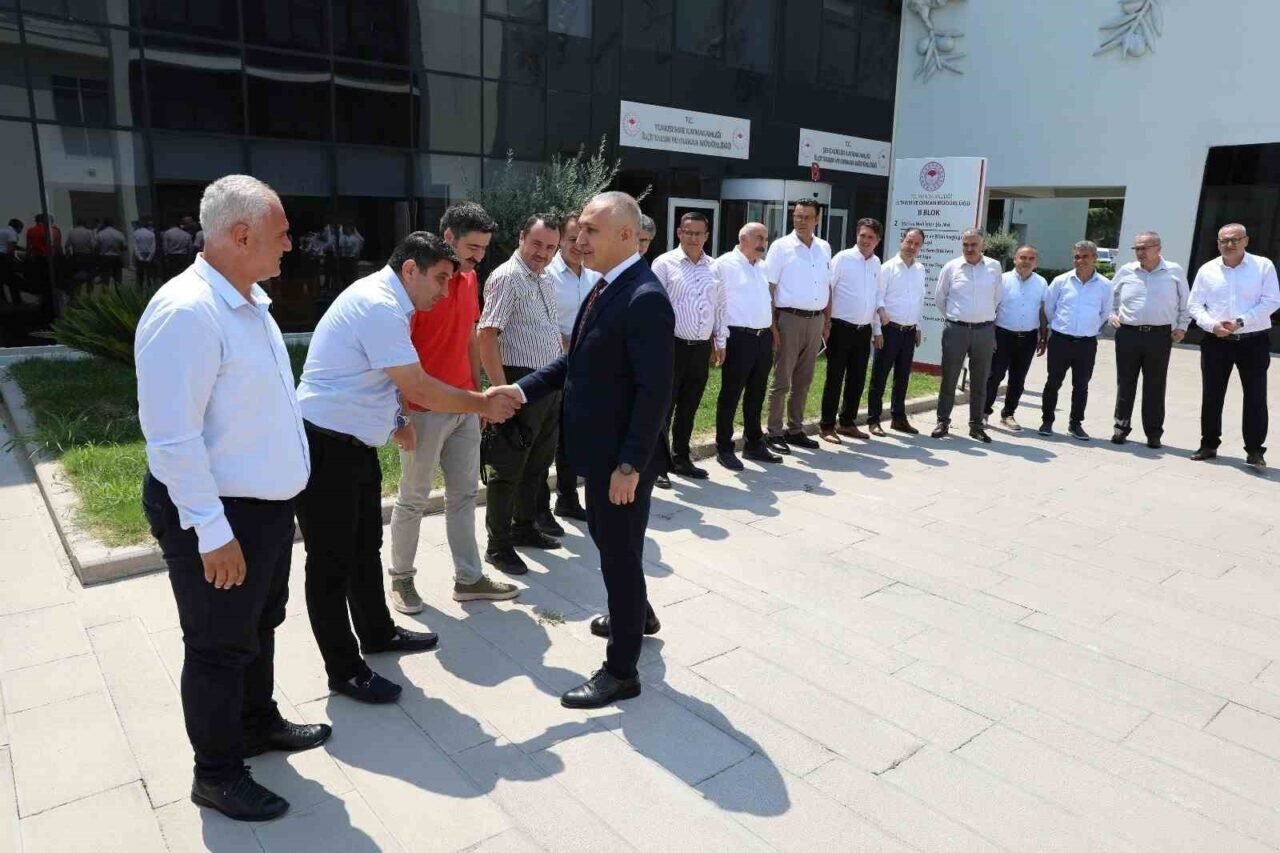 Manisa’da Tarım ve Orman Müdürlüğünde devir teslim töreni