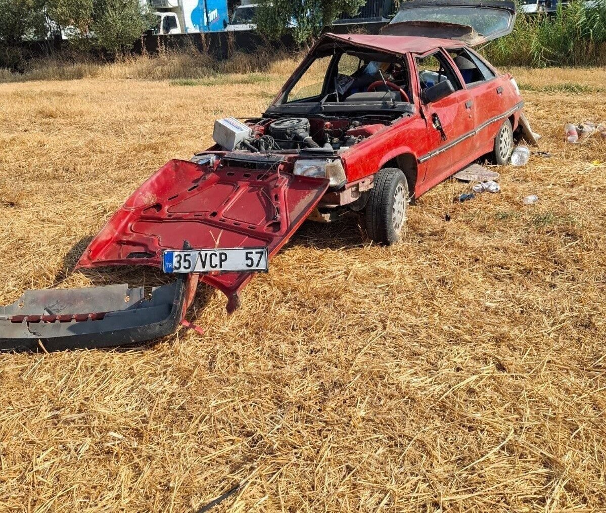 Manisa’da tarlaya uçan otomobilin sürücüsü hayatını kaybetti Manisa’da tarlaya uçan otomobilin sürücüsü hayatını kaybetti
