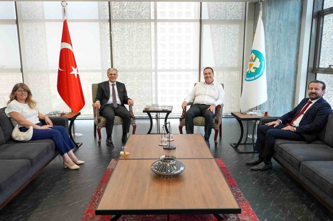 MİMSAD ’İnşaatçılar Çarşısı’ projesini Başkan Dutlulu ile paylaştı MİMSAD ’İnşaatçılar Çarşısı’ projesini Başkan Dutlulu ile paylaştı