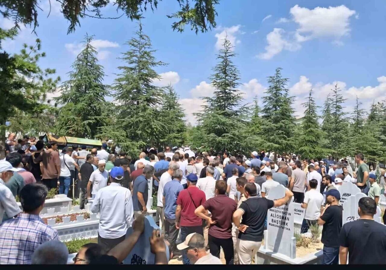 Müftü Yorulmaz’ın oğlu son yolculuğuna uğurlandı