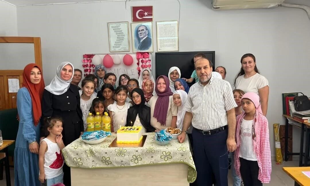 Aydın’ın Söke ilçesinde Kur’an kursu eğitimlerini tamamlayarak Kur’an-ı Kerim okumaya