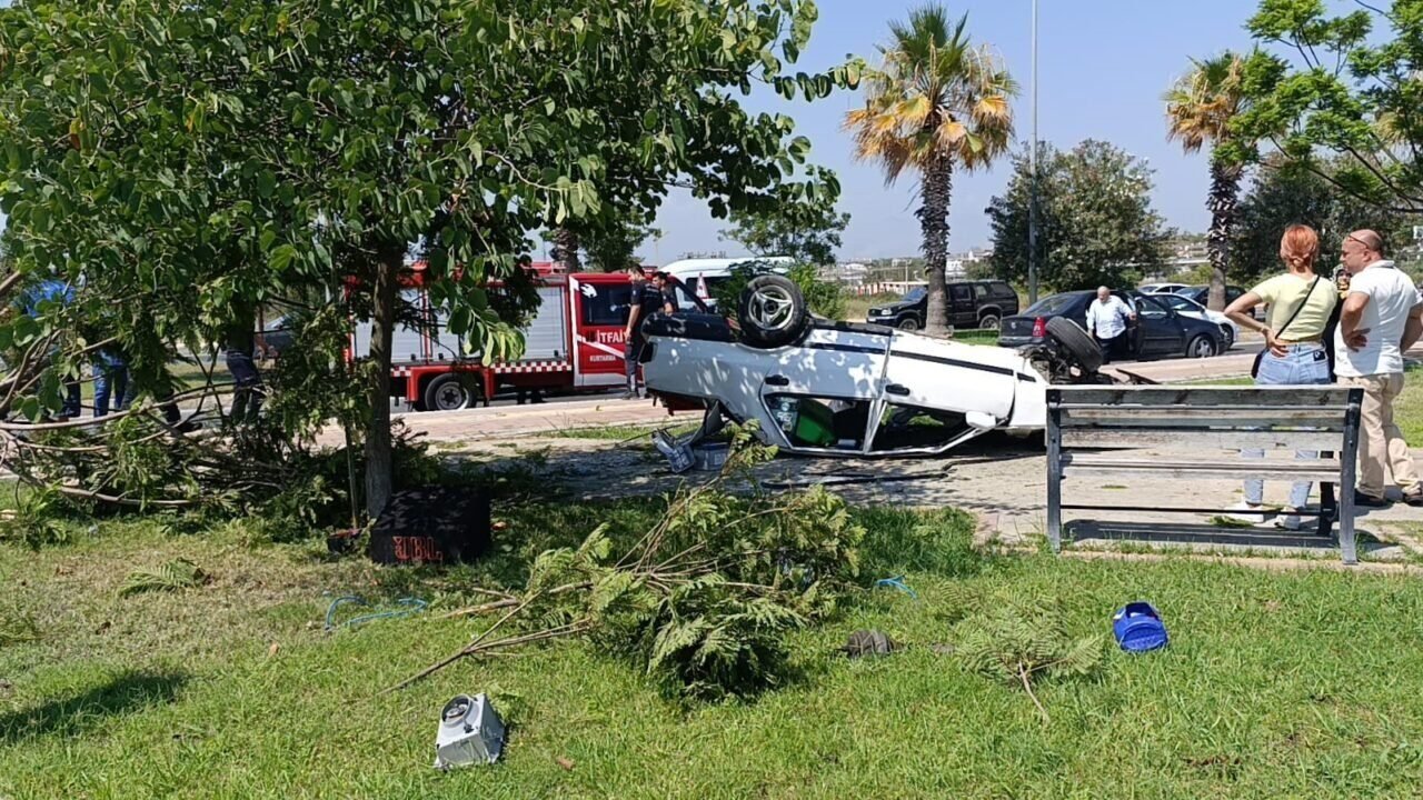 Takla atıp ters dönen Fiat Tofaş hurdaya döndü: 1 yaralı
