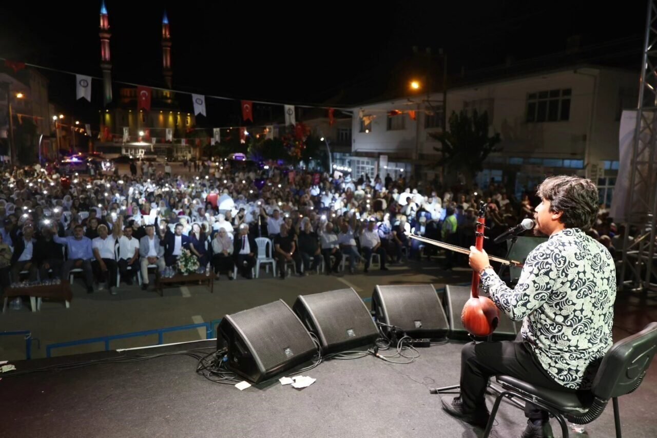 Tavas Kızılca Gurbetçi Şenliği coşkuyla gerçekleşti