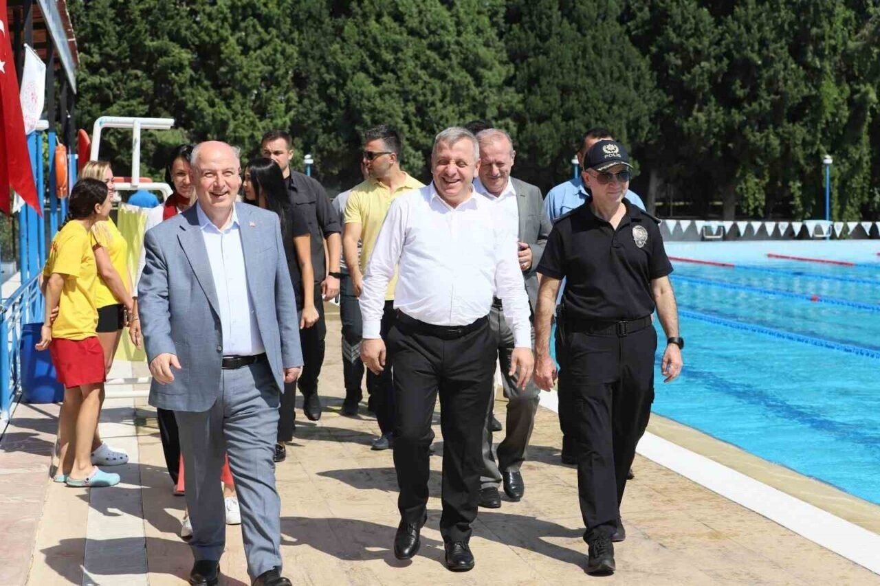 Vali Coşkun minik sporcularla bir araya geldi