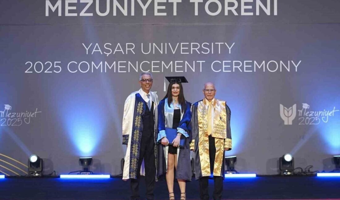 Yaşar Üniversitesi’nin başlattığı YU-COOP programı, öğrencileri mezun olmadan iş dünyasıyla