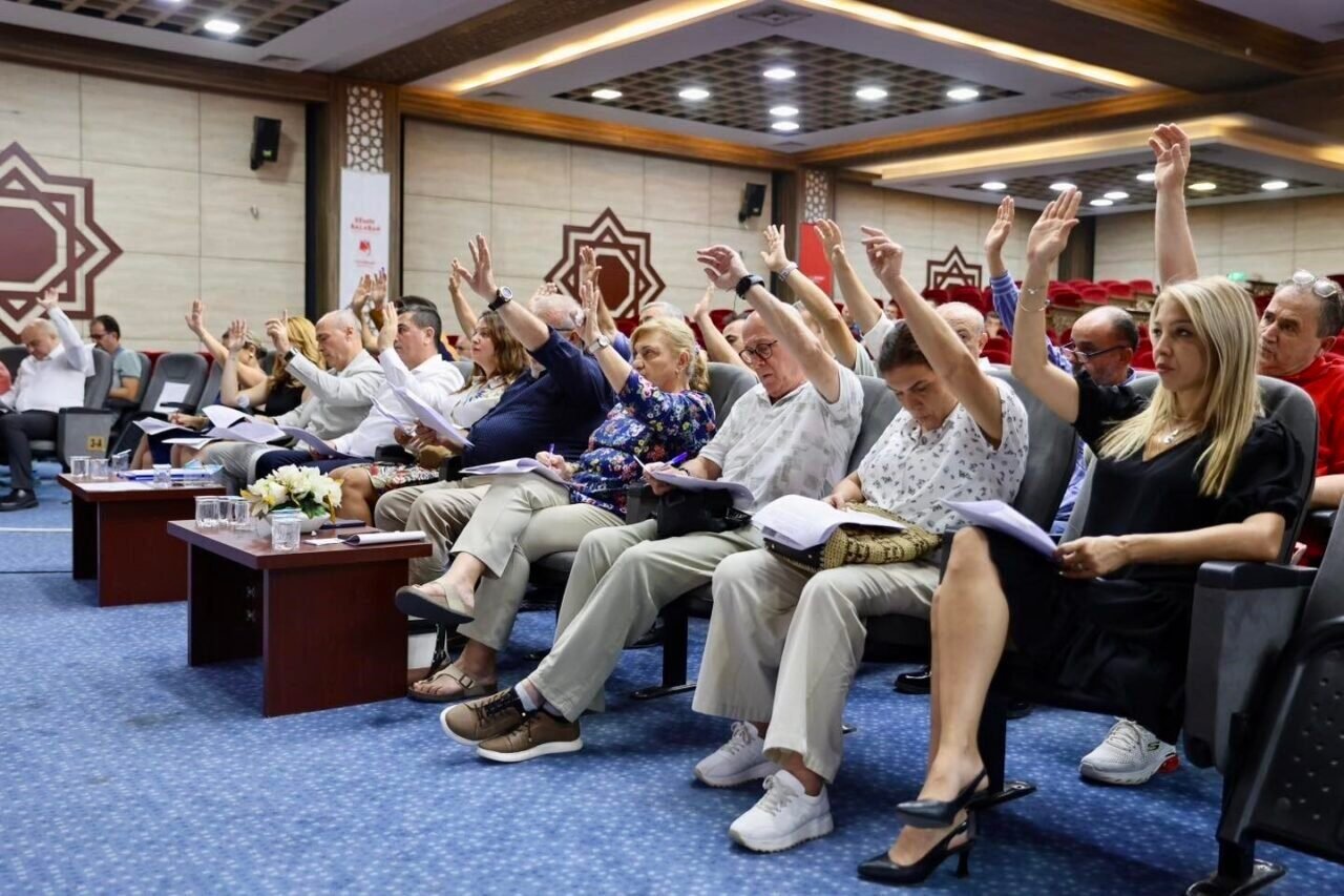 Yunusemre Belediyesi, Ferdi Zeyrek Millet Çarşısı’nı büyükşehire devrediyor Yunusemre Belediyesi, Ferdi Zeyrek Millet Çarşısı’nı büyükşehire devrediyor