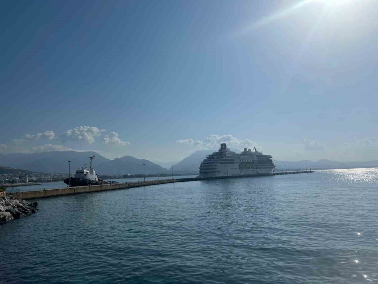 445 yolcu 362 mürettebatlı kruvaziyer Alanya iskelesine ulaştı