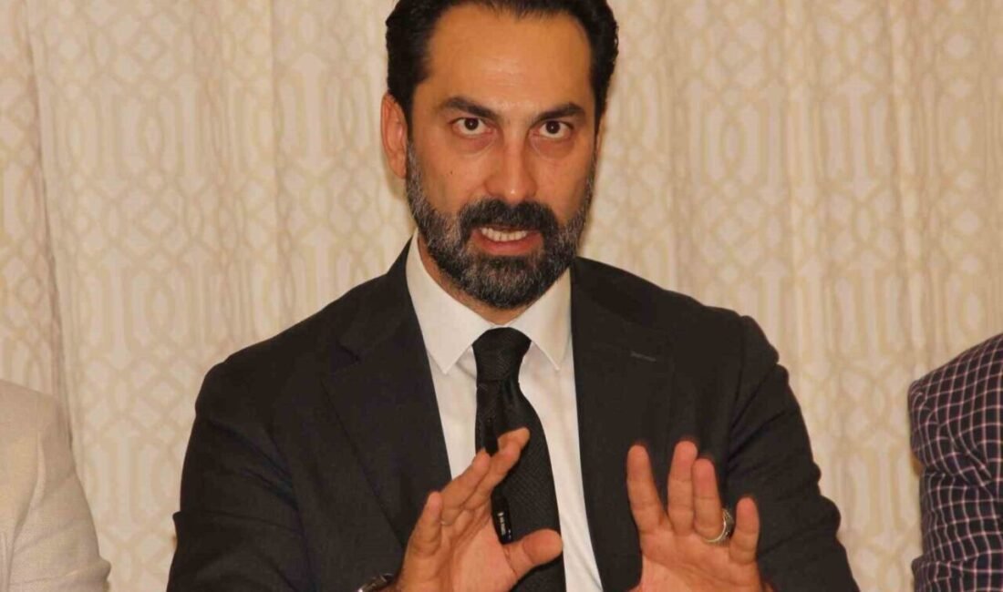 AK Partili Arınç: “Terörsüz Türkiye için tarihi bir adım atıldı” AK Parti MKYK Üyesi ve Manisa Milletvekili Mücahit Arınç, “Terörsüz