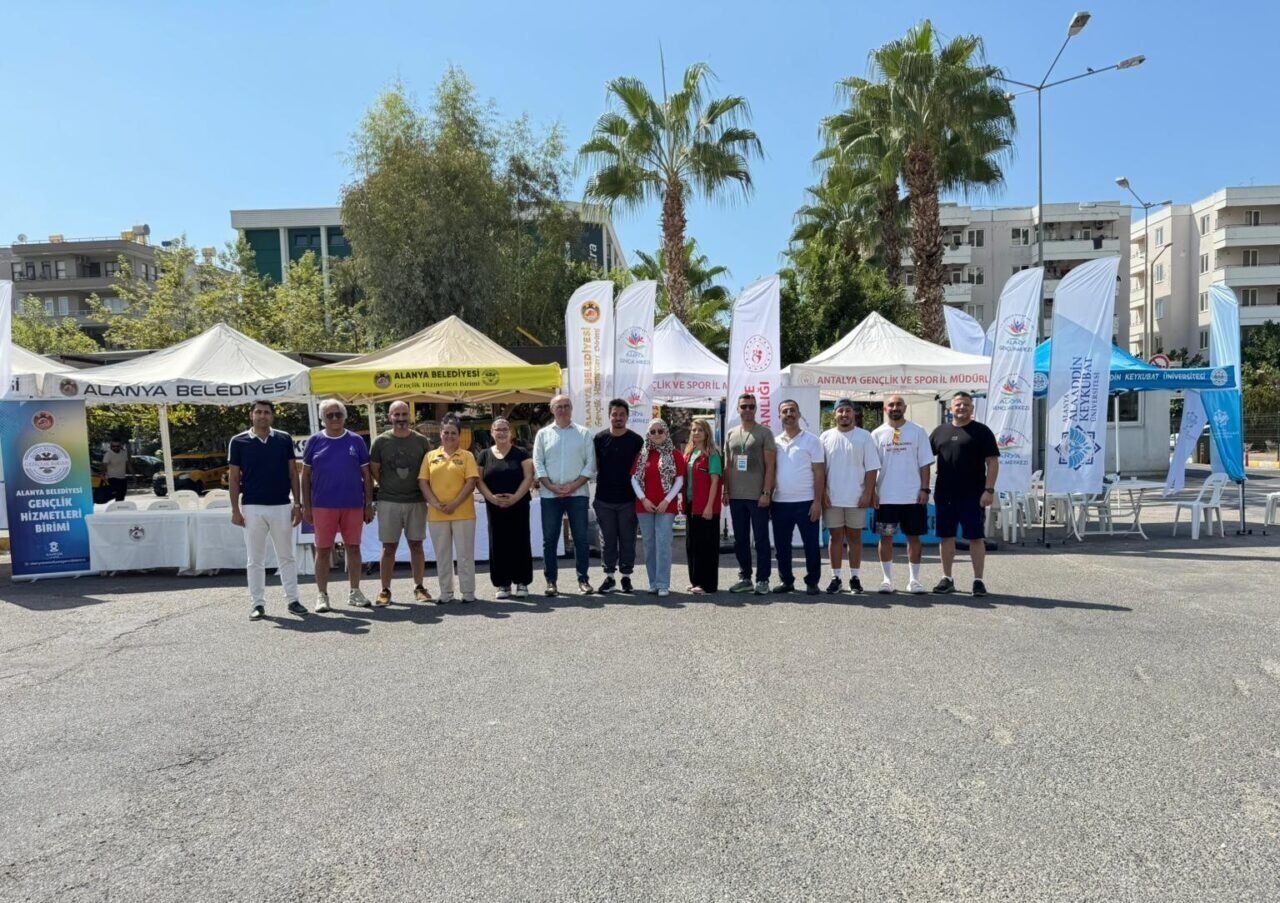 Alanya’da üniversite öğrencilerine sıcak karşılama Alanya’da üniversite öğrencilerine sıcak karşılama