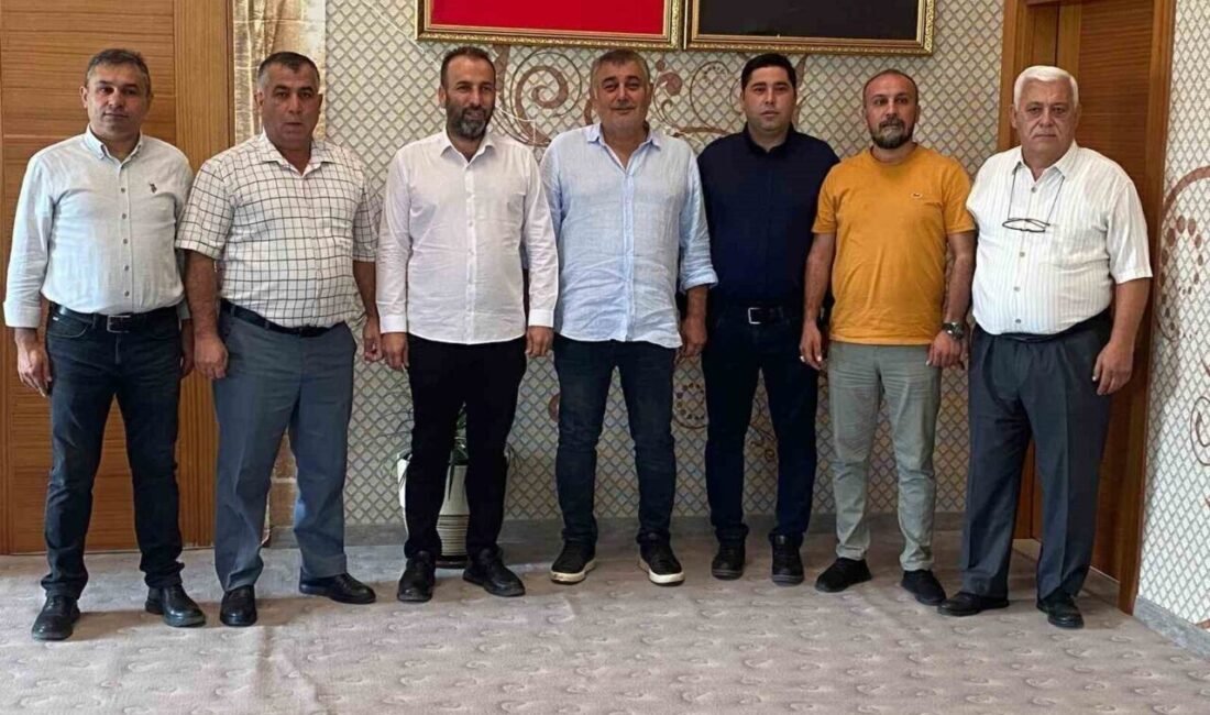 Antalya Aksu’da 7 belediye meclis üyesi CHP’den istifa ettiğini açıkladı Antalya’nın Aksu ilçesinde CHP’de istifa dalgası büyüyor. Aksu Belediye Başkanı