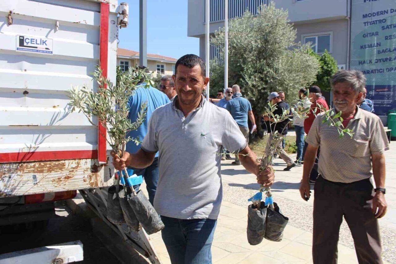 Antalya Büyükşehir Belediyesi’nden fidan desteği