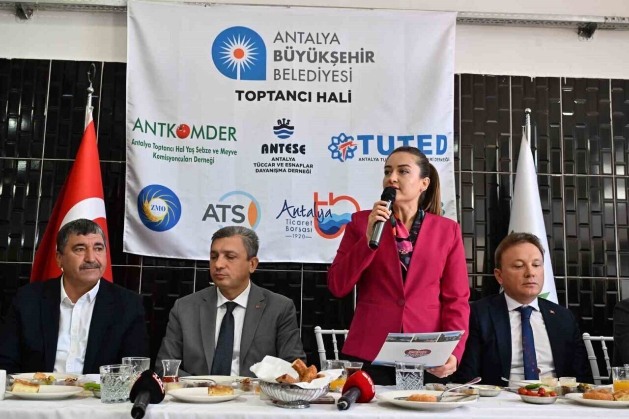 Antalya Toptancı Halleri’nin ilk 8 ayında yaklaşık 20 milyar TL işlem hacmine ulaşıldı