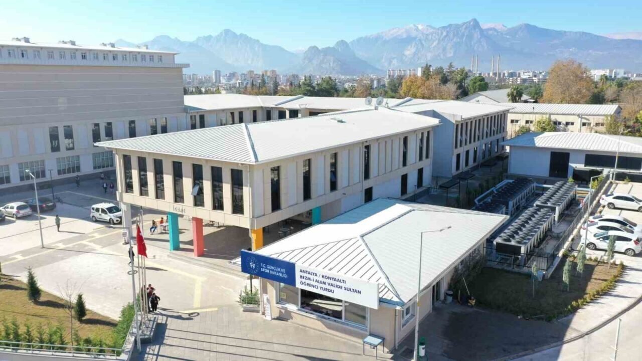 Antalya’da GSB yurtları başvuruların yüzde 98,9’unu karşıladı Antalya’da GSB yurtları başvuruların yüzde 98,9’unu karşıladı