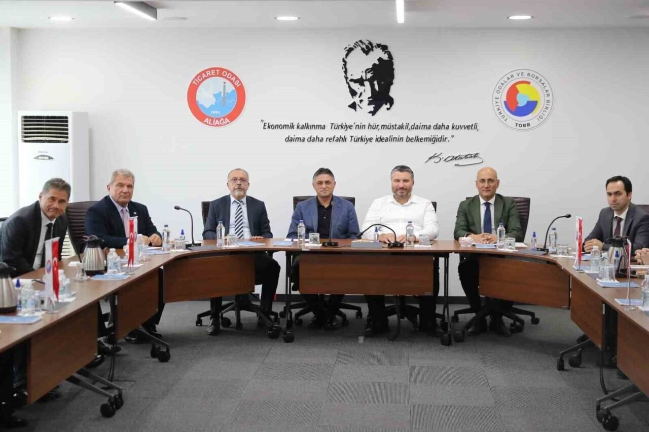Bakan Yardımcısı Oruç Baba İnan, Aliağa’da yatırımcılarla bir araya geldi Bakan Yardımcısı Oruç Baba İnan, Aliağa’da yatırımcılarla bir araya geldi
