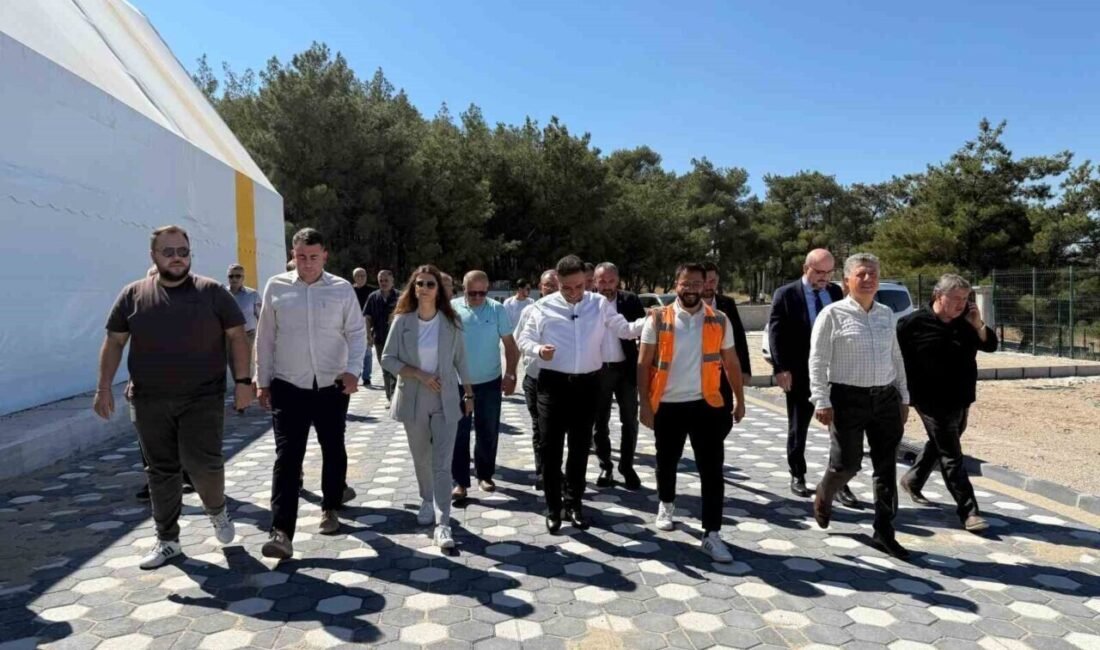 Baybatur Soma’da yatırımları yerinde inceledi AK Parti Manisa Milletvekili Murat Baybatur, Soma’da hükümet konağından gençlik