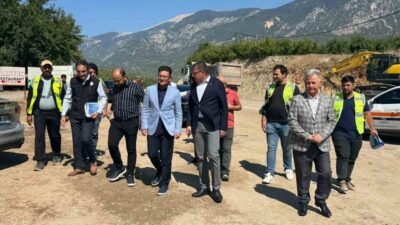 AK Parti Antalya Milletvekili Atay Uslu, yapımı süren Elmalı-Finike bölünmüş