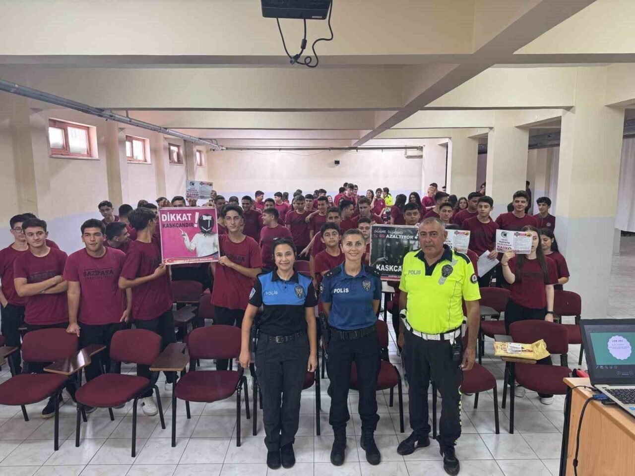Gazipaşa’da öğrencilere motosiklet ve ekipmanlarının kullanımı hakkında bilgiler verildi Gazipaşa’da öğrencilere motosiklet ve ekipmanlarının kullanımı hakkında bilgiler verildi