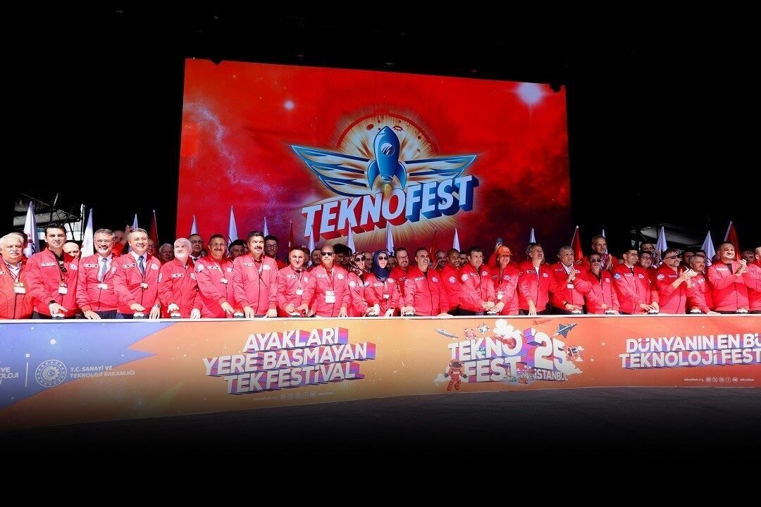 Rektör Kibar’dan TEKNOFEST’te gençlere destek