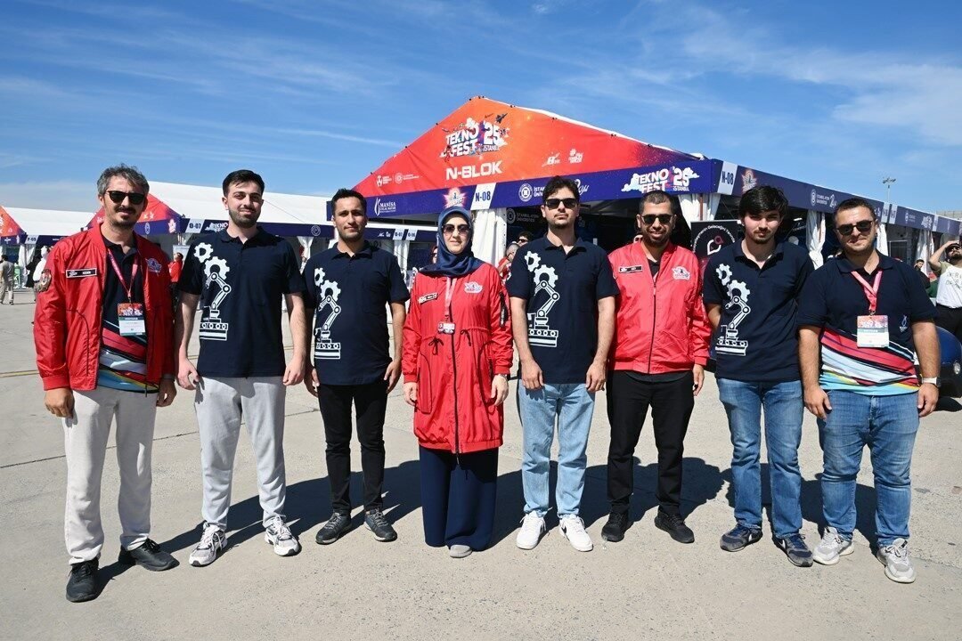 Rektör Kibar’dan TEKNOFEST’te gençlere destek