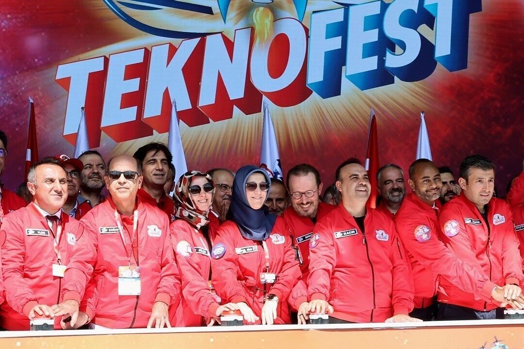 Rektör Kibar’dan TEKNOFEST’te gençlere destek