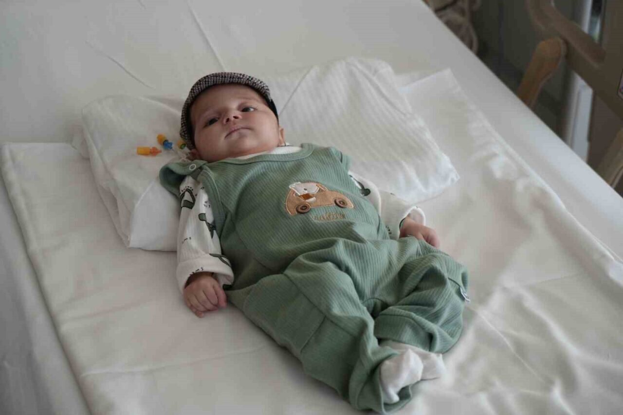 10 aylık Mahmoud’un Filistin’den Antalya’ya zorlu karaciğer nakil yolculuğunda mutlu son