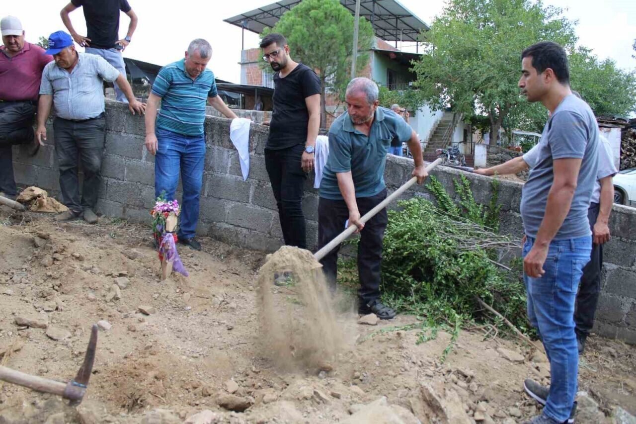 2 aylık evliyken eşinin boğazını keserek öldüren cani koca tahliye edildi
