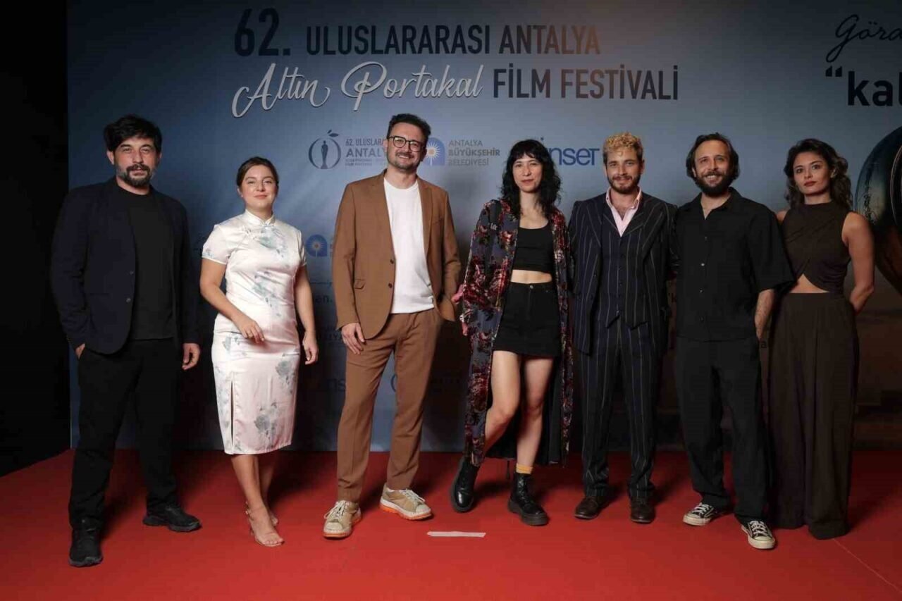 62. Uluslararası Antalya Altın Portakal Film Festivali kırmızı halı geçişiyle başladı 62. Uluslararası Antalya Altın Portakal Film Festivali kırmızı halı geçişiyle başladı