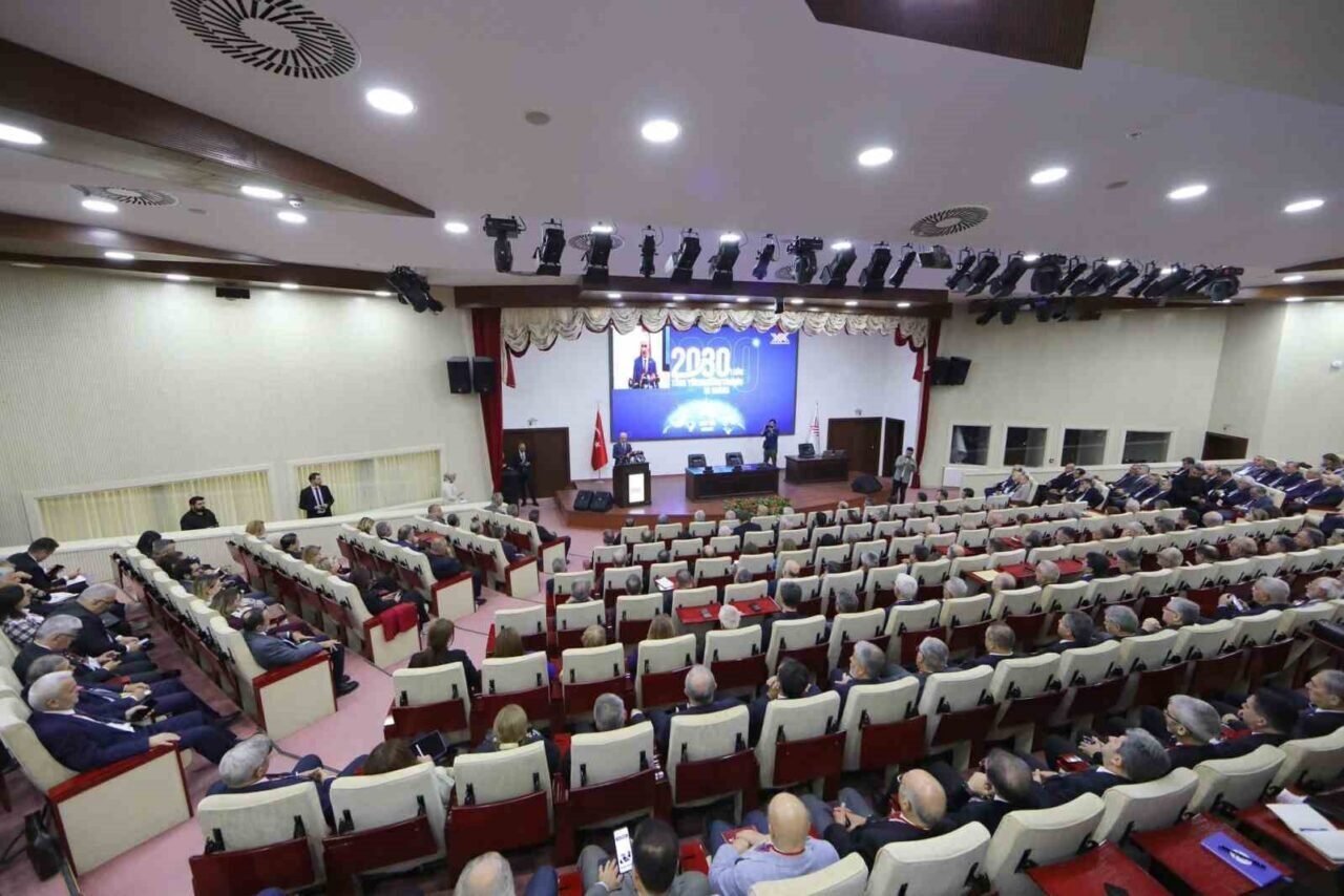ADÜ Rektörü Prof. Dr. Kent, 262. Üniversitelerarası Kurul Toplantısı’na katıldı