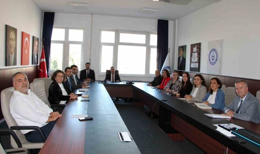 ADÜ’de meslek yüksekokulları ele alındı Aydın Adnan Menderes Üniversitesi Meslek Yüksekokulları Koordinatörlüğü (MEYOK) Müdürler Kurulu