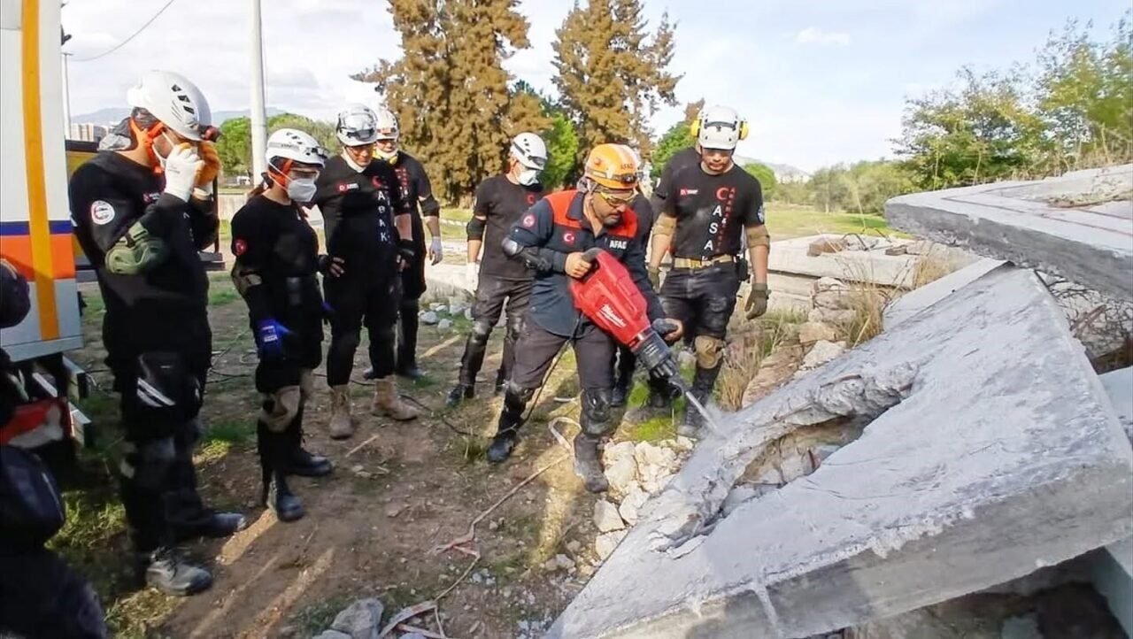 AFAD Aydın’dan gönüllülere afet farkındalık eğitimi AFAD Aydın’dan gönüllülere afet farkındalık eğitimi