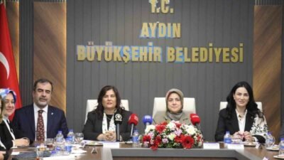Aydın’da düzenlenen Kadın Teşkilatları Toplantısı’nda AK Parti Kadın Kolları Genel