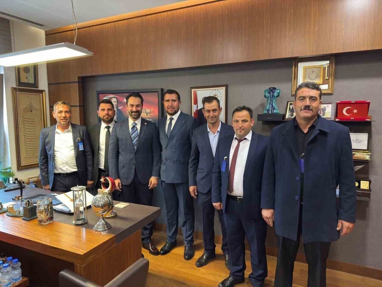 AK Parti’li Arınç, muhtarları Bakan Yumaklı ile buluşturdu
