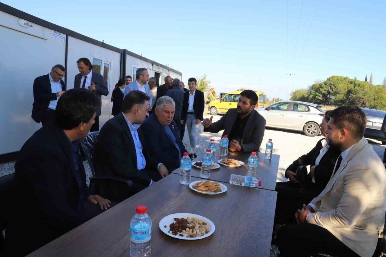 AK Parti’li Baybatur Saruhanlı’da Belen yolu ve yeni hastane hakkında konuştu