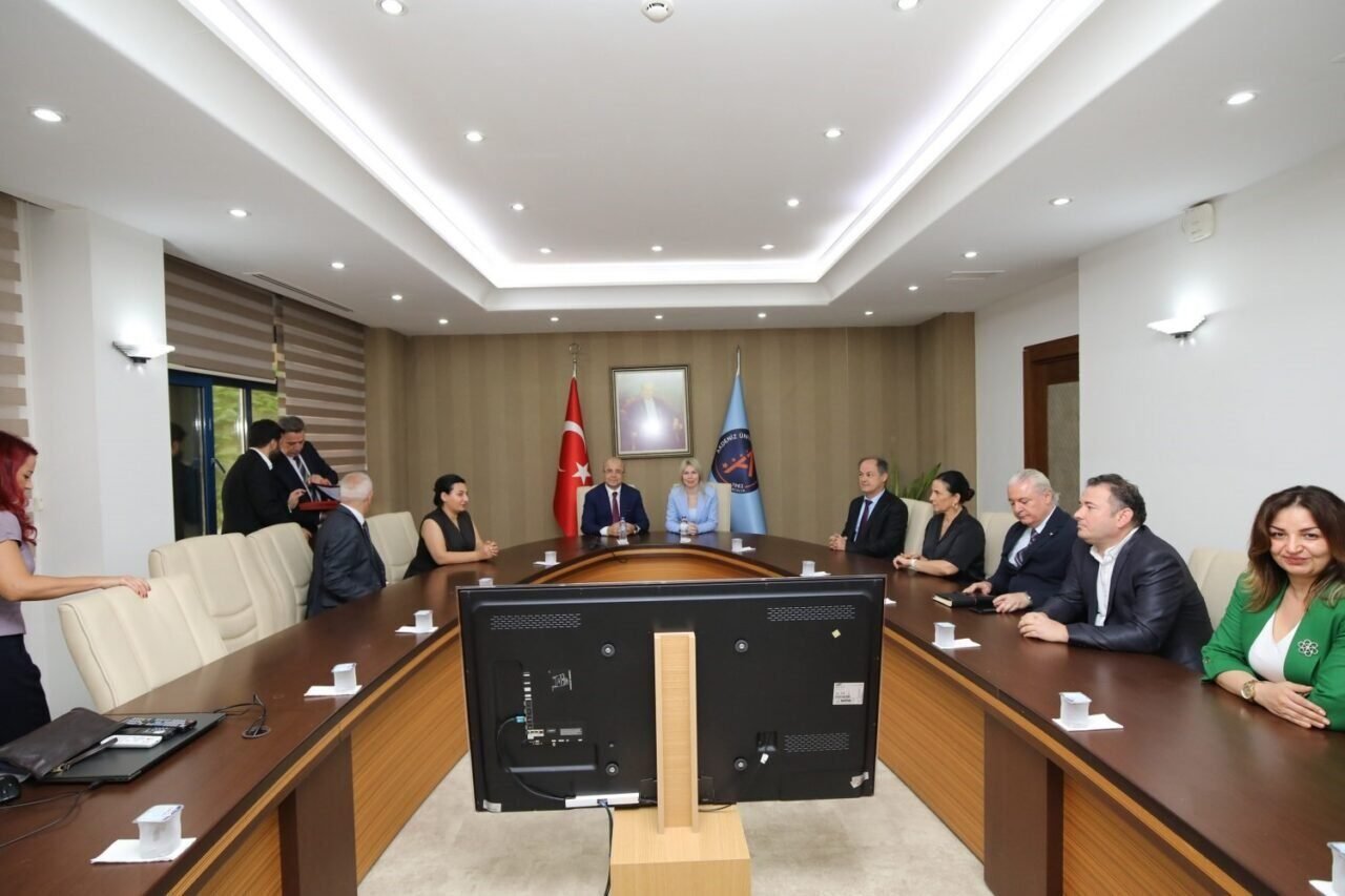 Akdeniz Üniversitesi ile Azerbaycan İdman Akademisi arasında iş birliği
