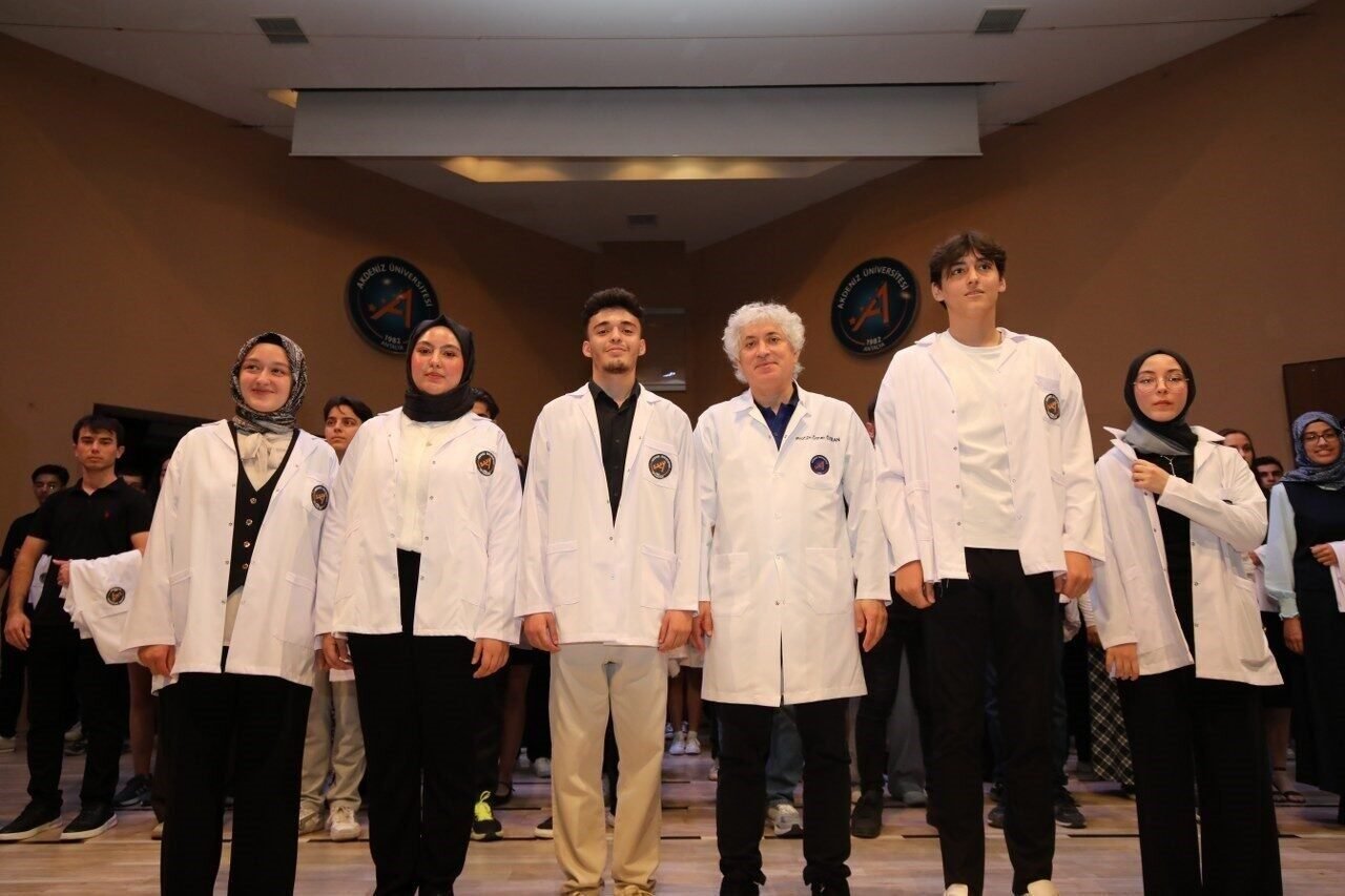 Akdeniz Üniversitesi’nde ’’Beyaz Önlük Giyme Töreni’’ gerçekleştirildi