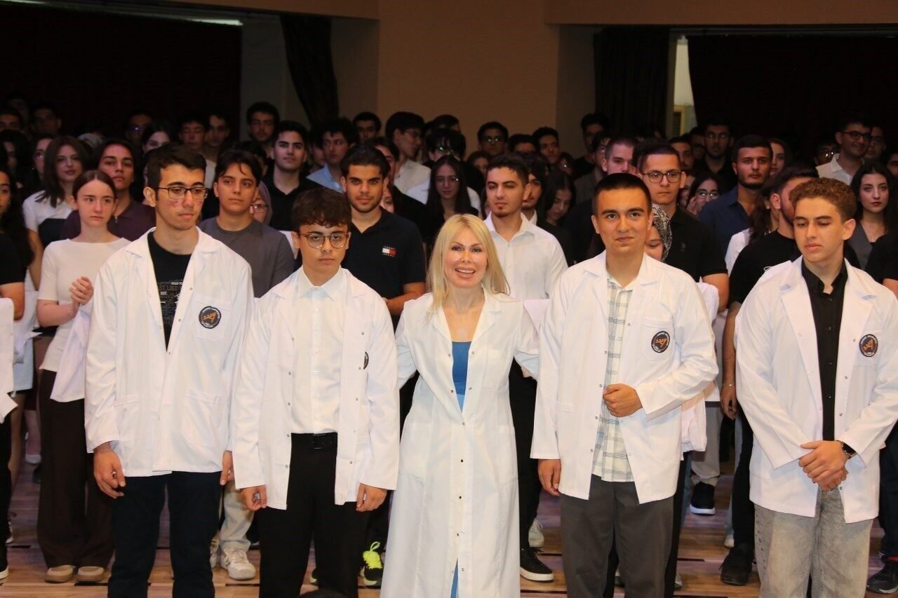 Akdeniz Üniversitesi’nde ’’Beyaz Önlük Giyme Töreni’’ gerçekleştirildi