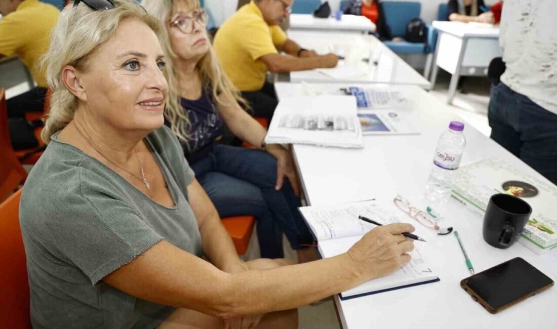Antalya Büyükşehir Belediyesi’nin Aktif Yaşlı Merkezi, 65 yaş üstü vatandaşlar