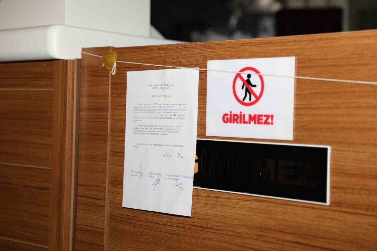 Alanya Belediyesi’nden AVM’de denetleme Alanya Belediyesi’nden AVM’de denetleme