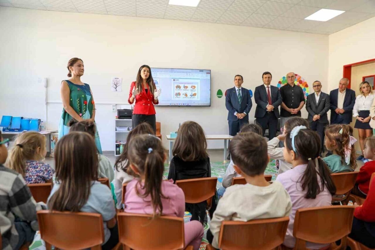 Alanya Belediyesi’nden miniklere temizlik eğitimi
