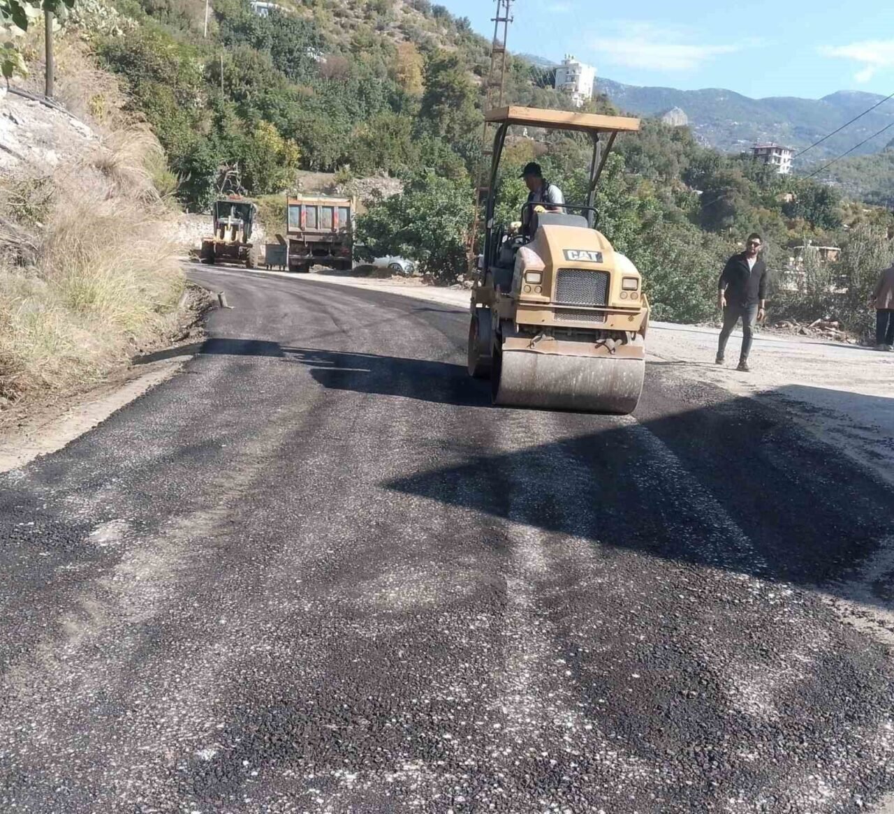 Alanya kırsalında yollar kışa hazırlanıyor Alanya kırsalında yollar kışa hazırlanıyor