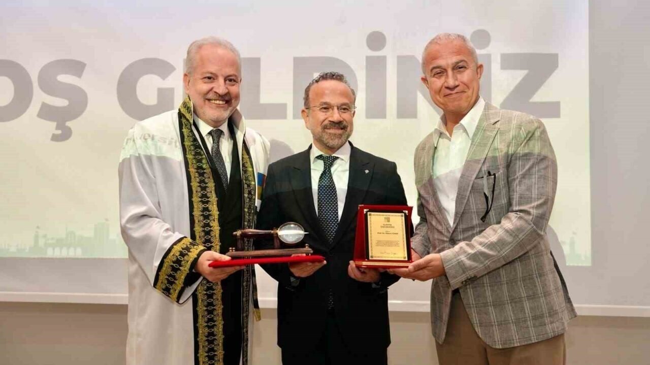 Alanya Üniversitesi’nde yeni akademik yıl coşkuyla başladı Alanya Üniversitesi’nde yeni akademik yıl coşkuyla başladı