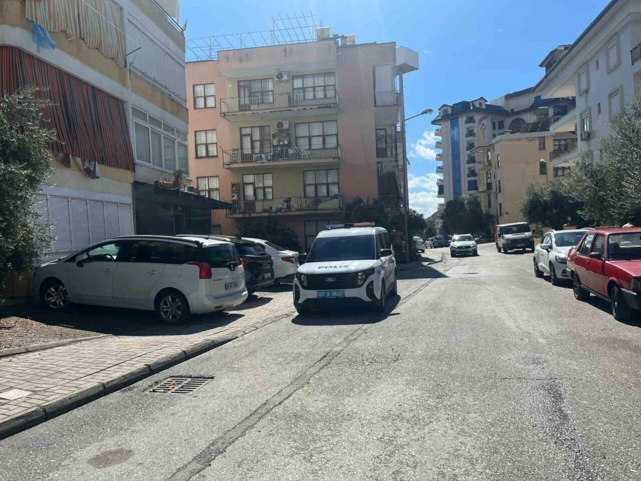 Alanya’da 4 katlı binadaki yangın korkuttu