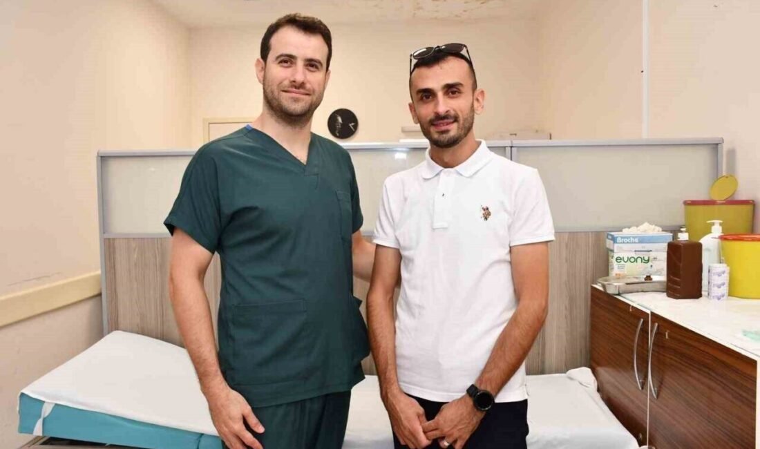 Alanya’da akciğeri sönen hasta, uyanık şekilde yapılan ameliyatla sağlığına kavuştu Alanya’da yaşayan 28 yaşındaki Yusuf Talha Korkmaz, akciğer sönmesi (pnömotoraks)