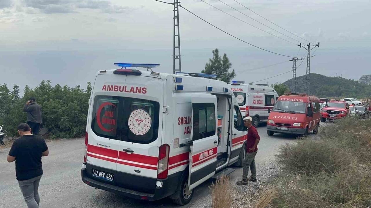 Alanya’da freni boşalan kum yüklü kamyon dehşeti: 1 ölü, 1 yaralı