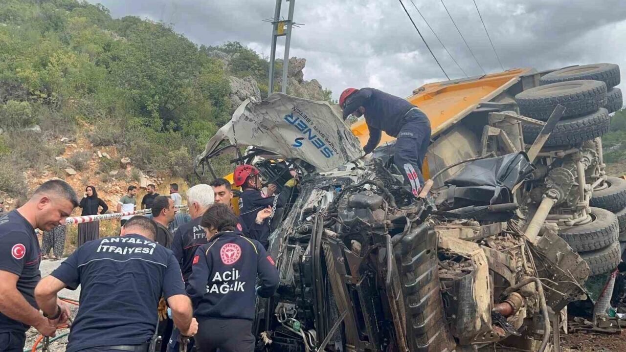 Alanya’da freni boşalan kum yüklü kamyon dehşeti: 1 ölü, 1 yaralı