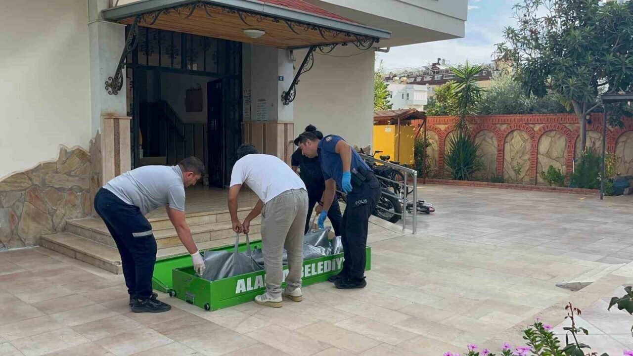 Alanya’da yabancı uyruklu yaşlı adam evinde ölü bulundu